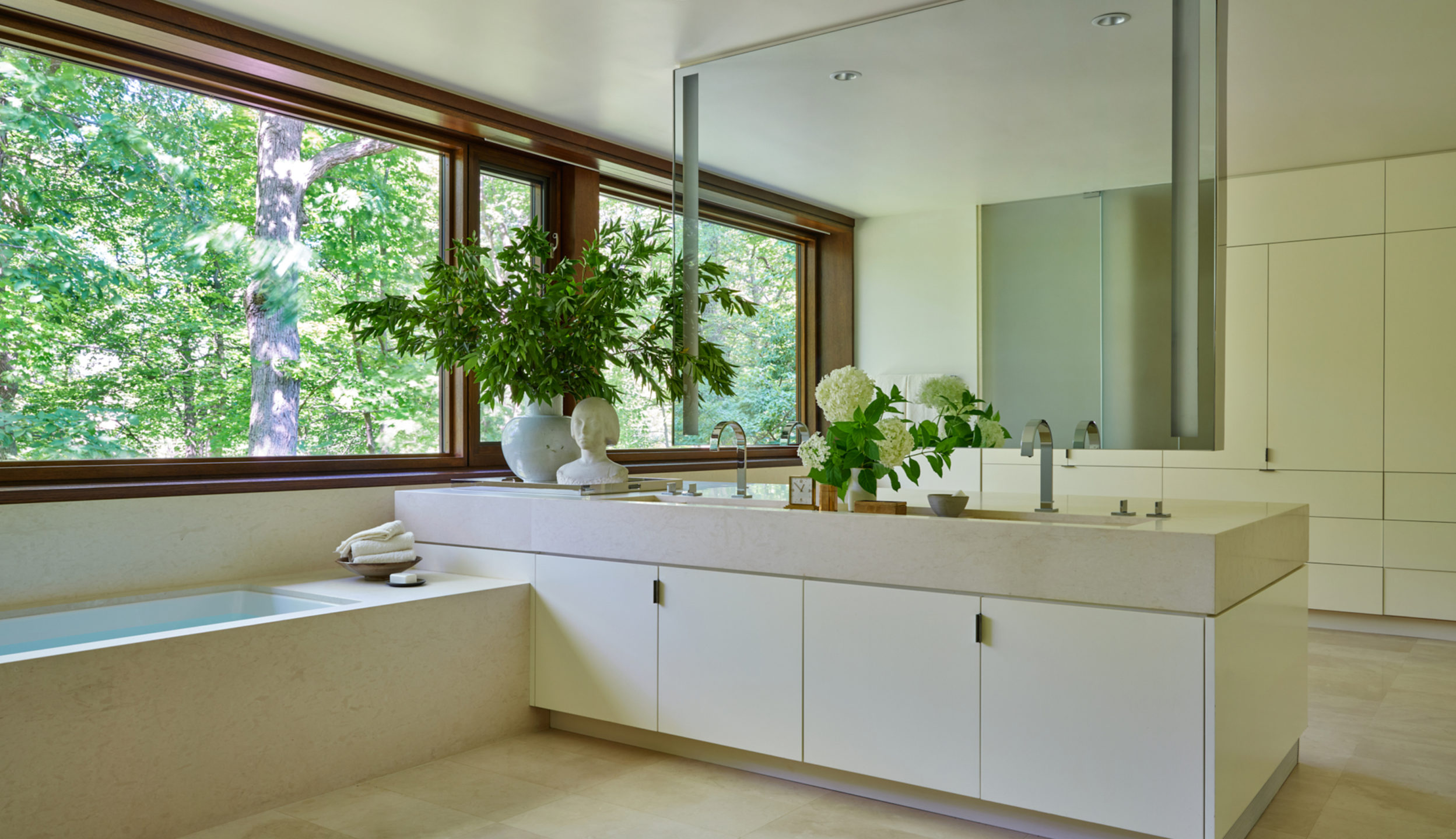 Robbins-Architecture-Into-the-Woods-Primary-Bath