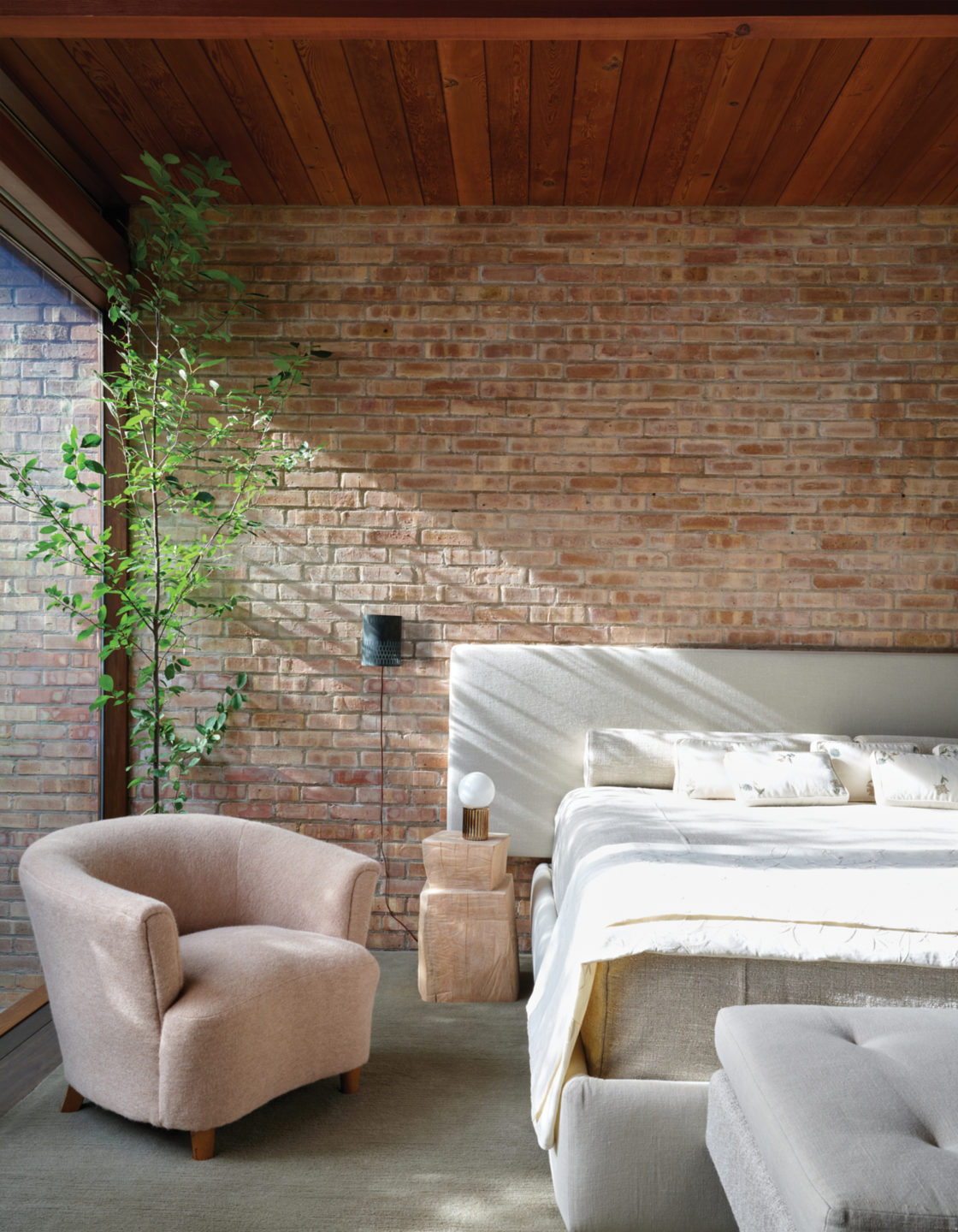 Robbins-Architecture-Lakeside-Midcentury-master bedroom