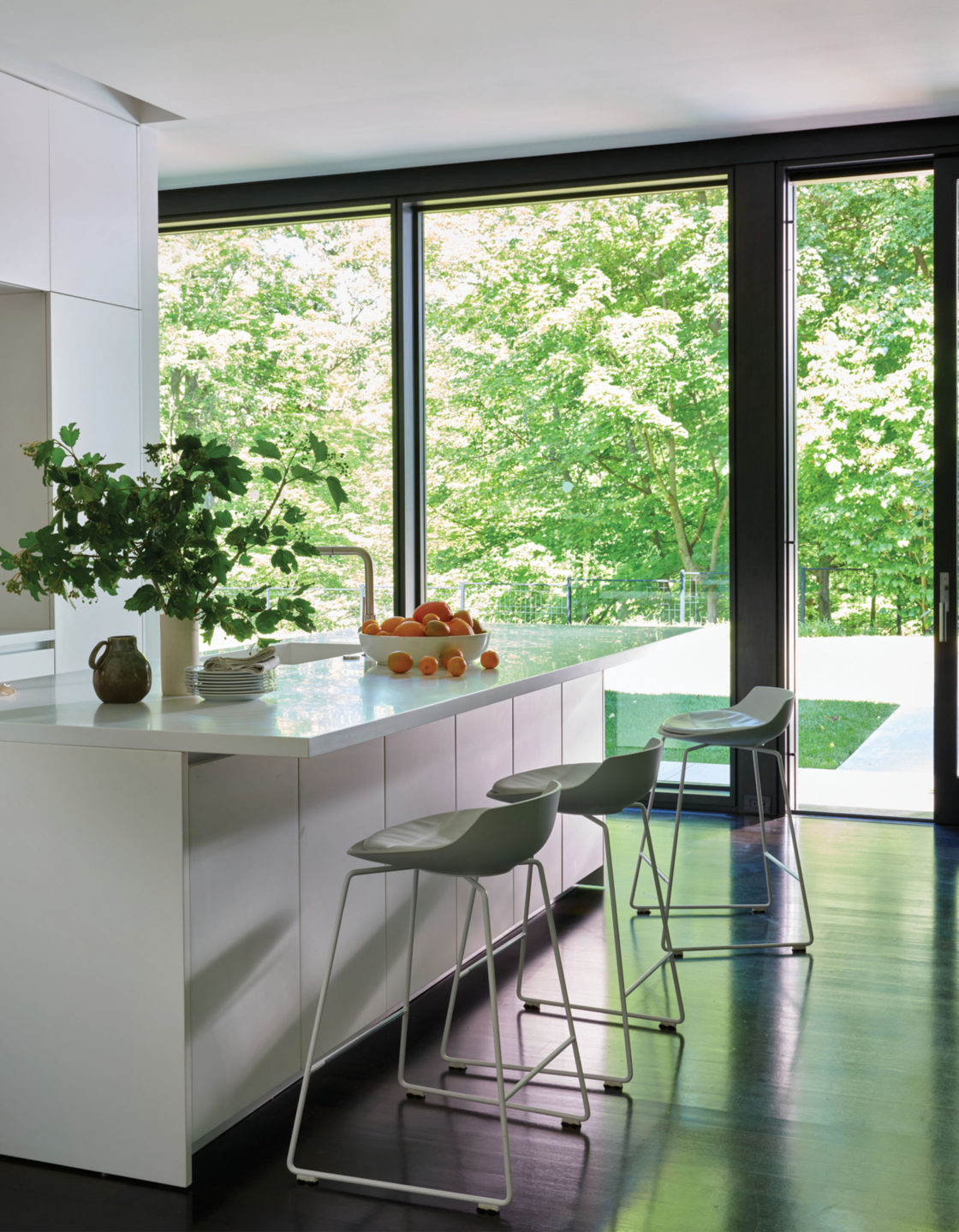 Robbins-Architecture-Ravine-Retreat-Kitchen-Island-2
