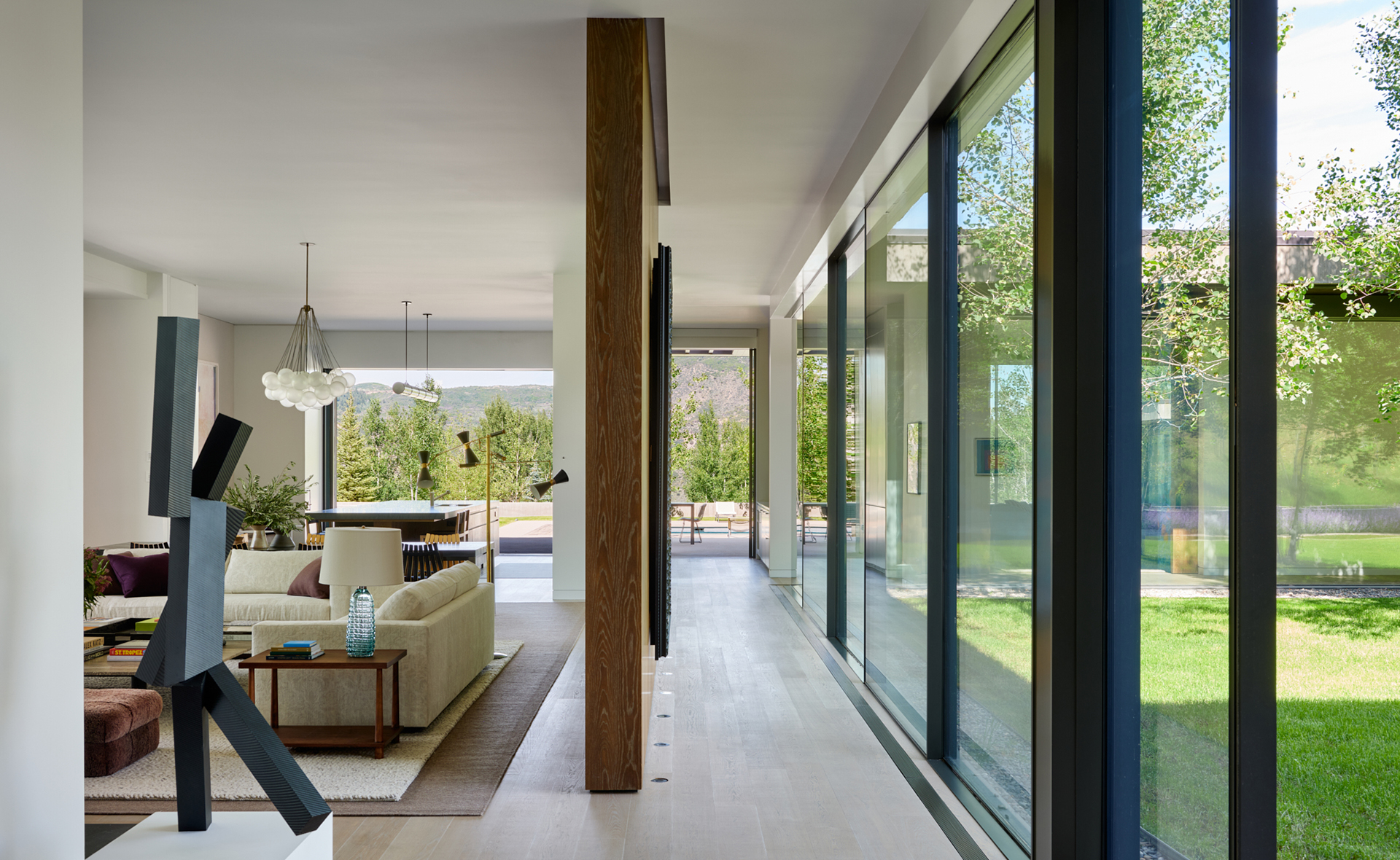 Robbins-Architecture-Mountain-Modern-Entry-Hall-