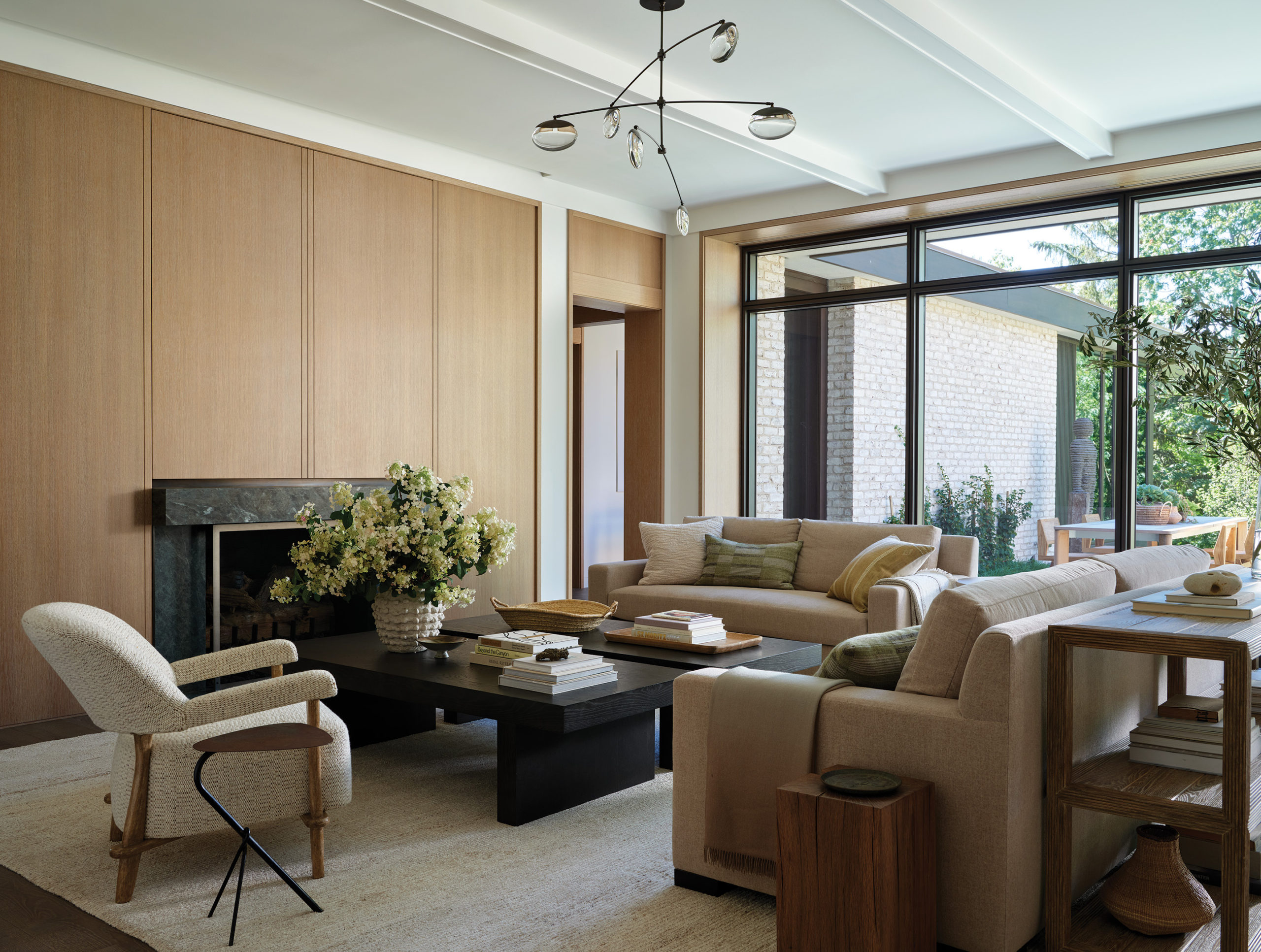 Robbins-Architecture-Gallery-Residence-Fireplace-Close-Intro