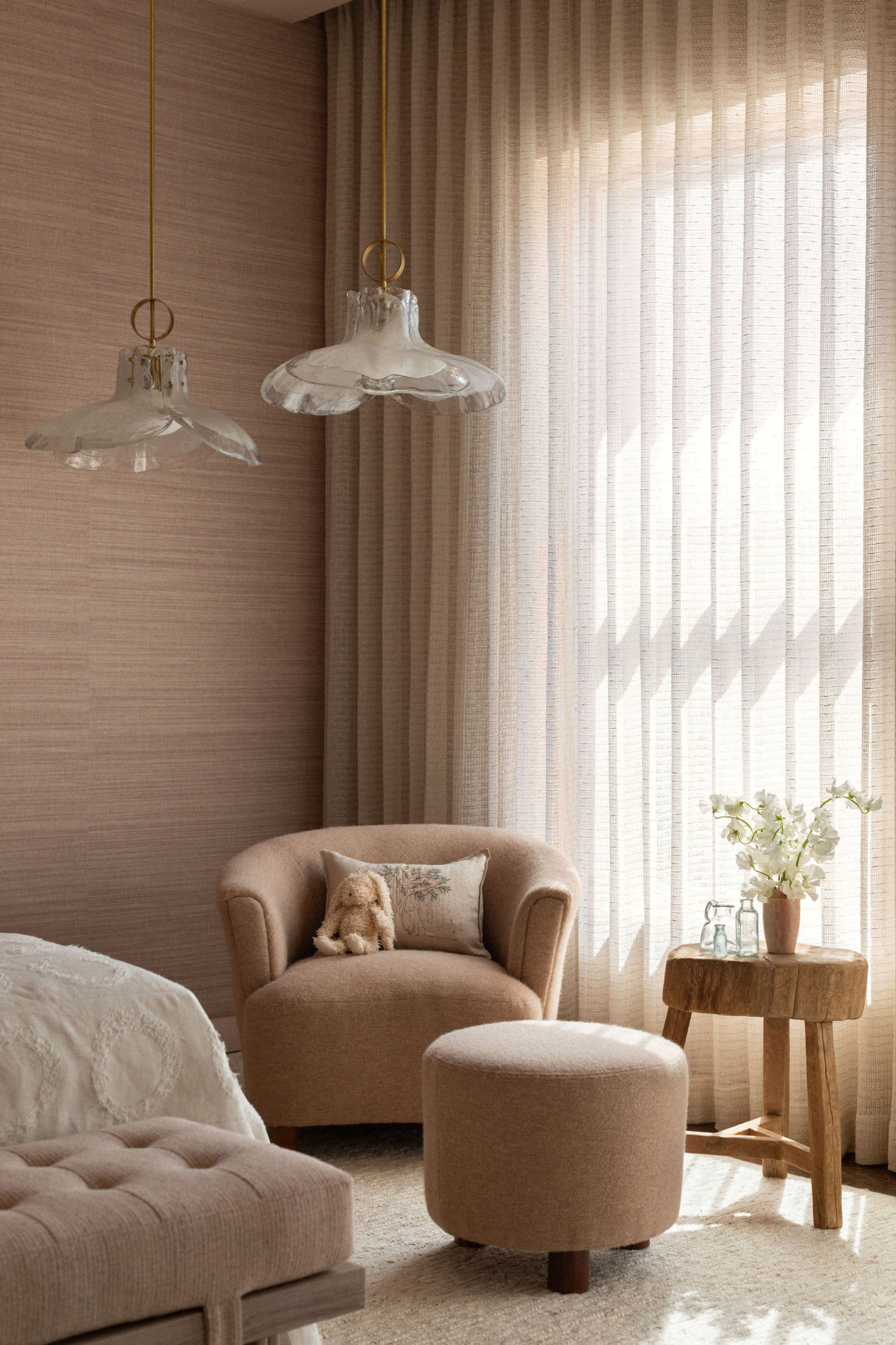 Robbins-Architecture-Project-Lake-Forest-Showhouse-Sitting-Chair