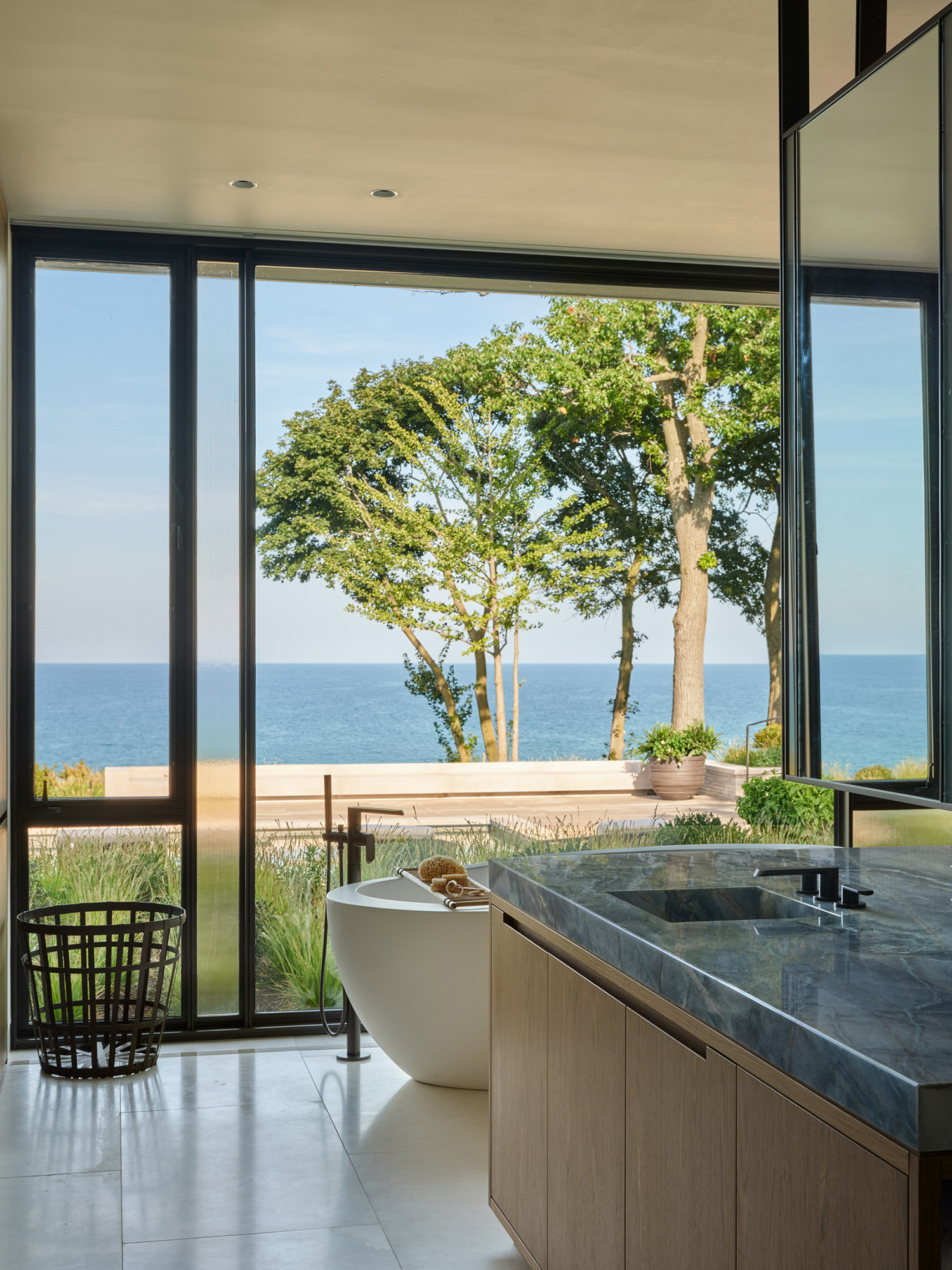 Robbins-Architecture-Project-Shoreline-Reflections-Primary-Bathroom-Vanity-Bathtub