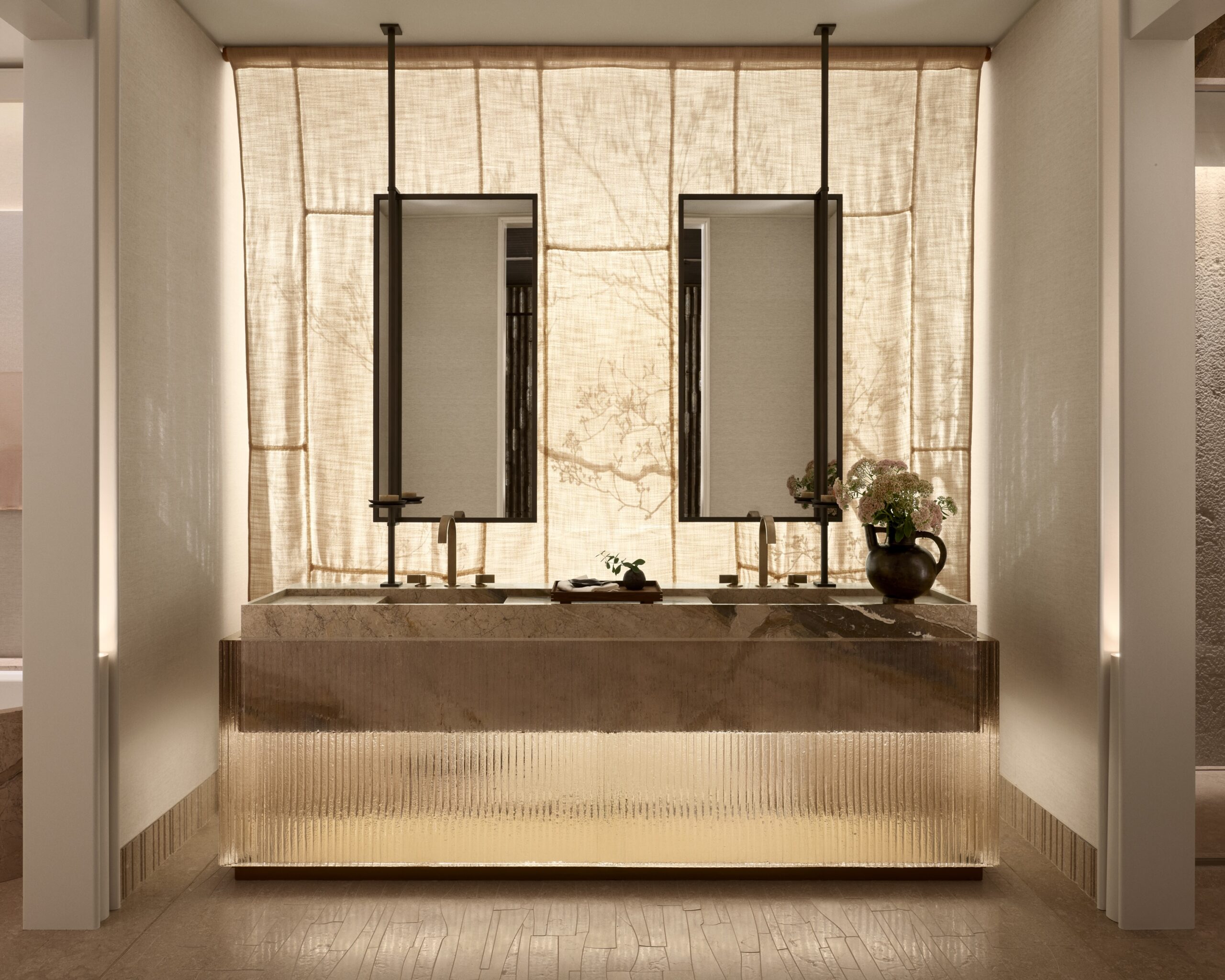 Robbins-Architecture-Kips-Bay-Showhouse-New-York-Kasumi-Double-Vanity