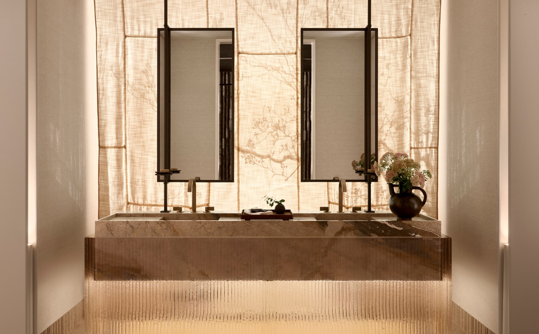 Robbins-Architecture-Kips-Bay-Showhouse-New-York-Kasumi-Double-Vanity-Bathroom