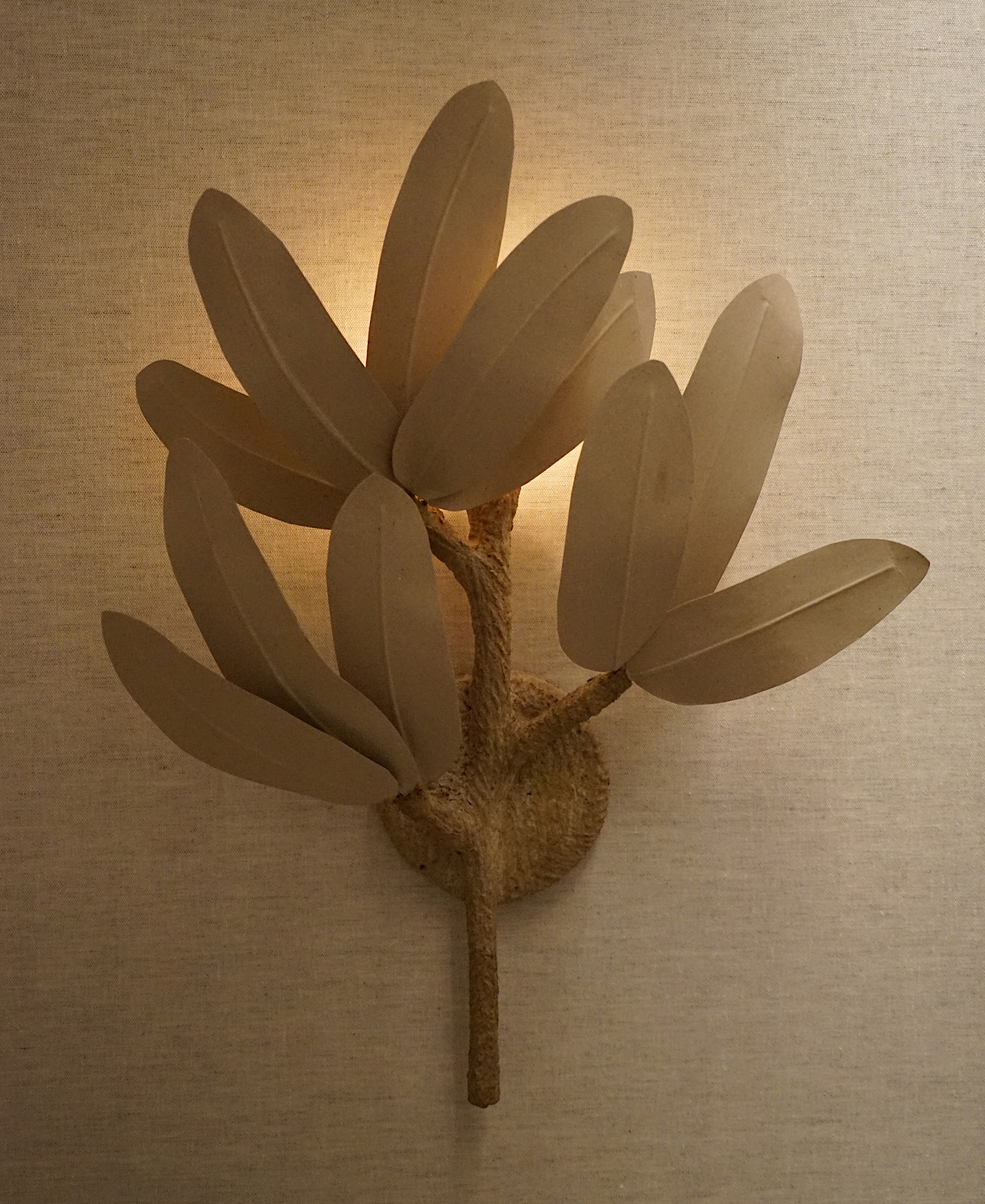 Robbins-Architecture-Kips-Bay-Showhouse-New-York-Kasumi-Wall-Sconce